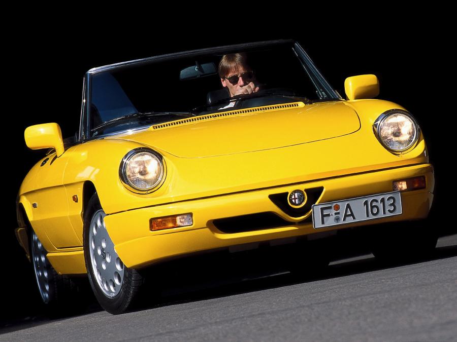  Alfa Romeo Spider 2.0 (115.A1) 1990 года  (фото 11 из 35)